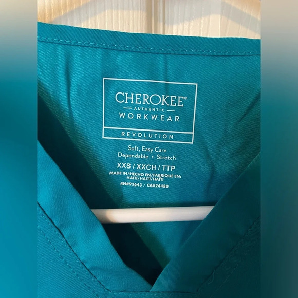 Cherokee Scrub Set - Picture 2 of 8